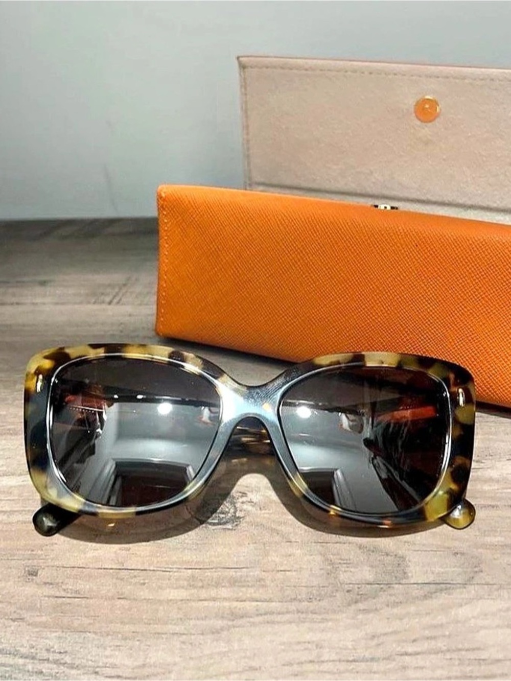 Tory Burch Oversized Square Logo Sunglasses Brown & Orange